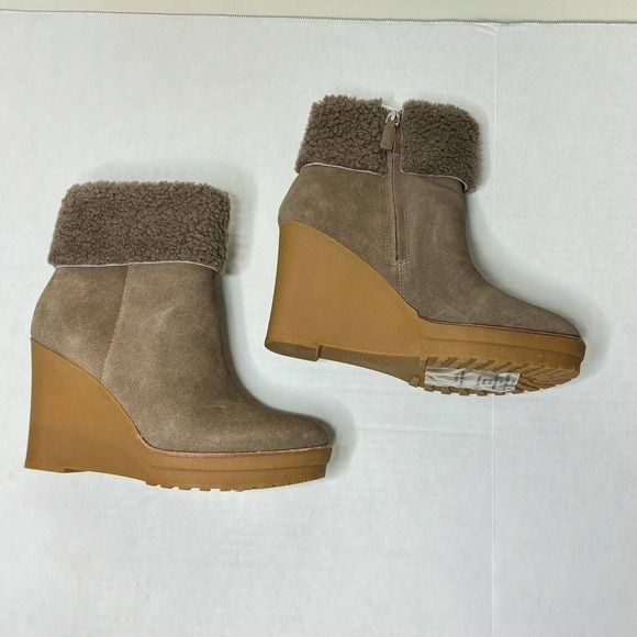 Lauren Ralph Lauren Taupe Steph Bootie NEW Size 9 - Picture 3 of 9